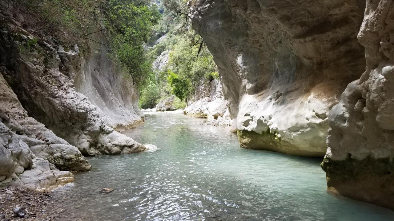 La Fontaine Au Loup Hotel Saint-Maurice-sur-Eygues Bagian luar foto
